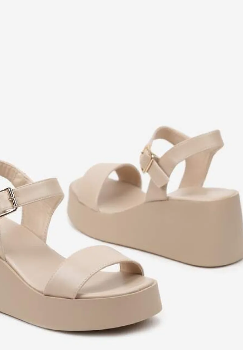 Beżowe Sandały na Koturnie w Eleganckim Stylu Zolvesa