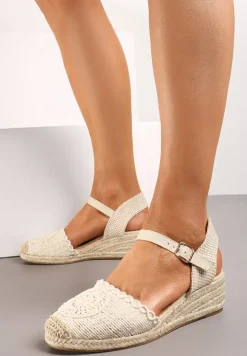 Beżowe Sandały na Koturnie Ozdobione Plecionką z Juty z Zapięciem przy Kostce Tesamara