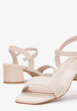 Beżowe Sandały na Niskim Słupkowym Obcasie ze Sprzączką Vosanna