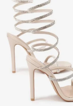 Beżowe Sandały na Obcasie Ozdobione Cyrkoniową Sprężyną na Łydkę Nelesi