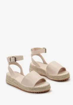 Beżowe Sandały na Płaskim Obcasie z Plecionką i Paskiem ze Sprzączką Linrewa