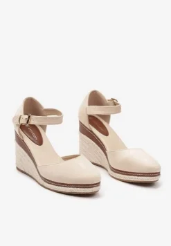 Beżowe Sandały na Plecionym Koturnie ze Sprzączką Catlinna