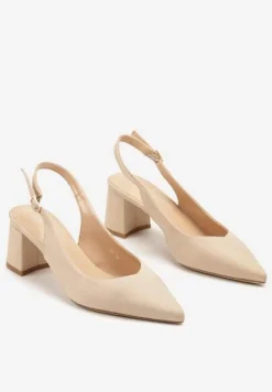 Beżowe Sandały na Słupkowym Obcasie z Noskiem w Szpic Ninavia