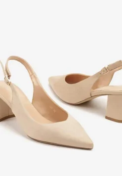 Beżowe Sandały na Słupkowym Obcasie z Noskiem w Szpic Ninavia