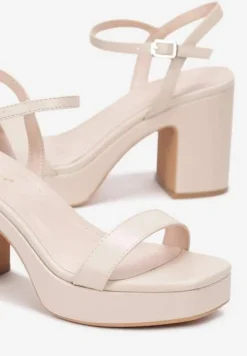 Beżowe Sandały na Słupkowym Obcasie ze Sprzączką Dilnura