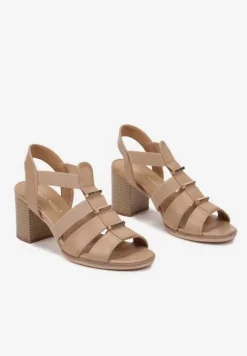 Beżowe Sandały na Słupku Ozdobione Metalicznymi Wstawkami Dolivella