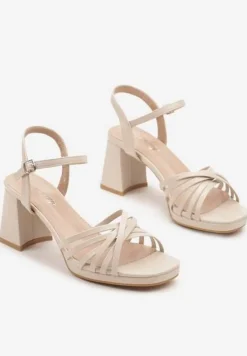 Beżowe Sandały na Słupku Ozdobnione Paskami Nevarella