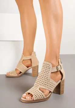 Beżowe Sandały na Słupku z Ażurowymi Paskami Evelesi