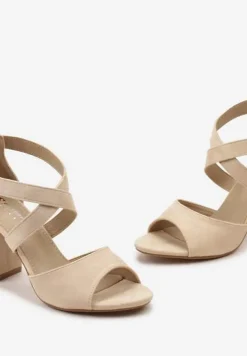 Beżowe Sandały na Słupku ze Skrzyżowanymi Paseczkami Hyfalia