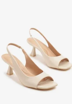 Beżowe Sandały na Szpilce Vices Ozdobione Kwadratowym Noskiem Edianira