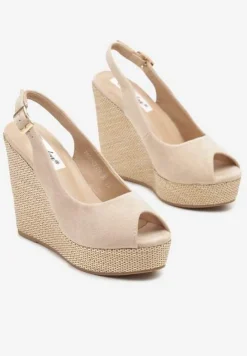 Beżowe Sandały Slingback z Imitacji Zamszu na Koturnie Daldiva