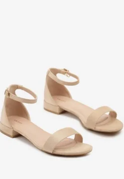 Beżowe Sandały Vices na Niskim Obcasie z Paskiem wokół Kostki Frodaia