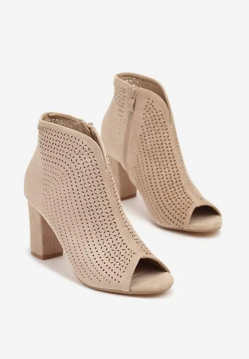 Beżowe Sandały Vices na Obcasie z Ażurowymi Wycięciami i Otwartym Noskiem Tasiri