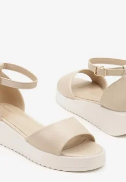 Beżowe Sandały Vices na Platformie Banirela