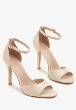 Beżowe Sandały Vices na Szpilce z Okrągłym Noskiem Katoria