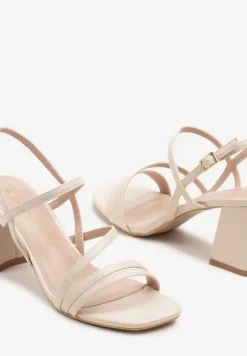 Beżowe Sandały z Paseczkami na Słupku ze Sprzączką Alinerisa
