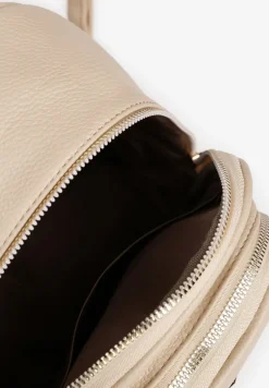 Beżowo-Kremowy Trapezowy Plecak Zdobiony Elegancką Aplikacją Nanilia