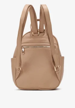 Beżowy Mały Plecak z Imitacji Skóry na Regulowanych Szelkach z Łańcuszkiem Carnissa