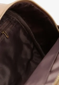 Beżowy Mały Plecak z Imitacji Skóry na Regulowanych Szelkach z Łańcuszkiem Carnissa