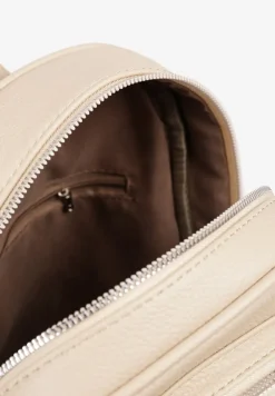 Beżowy Pikowany Plecak z Metaliczną Aplikacją Paselitia