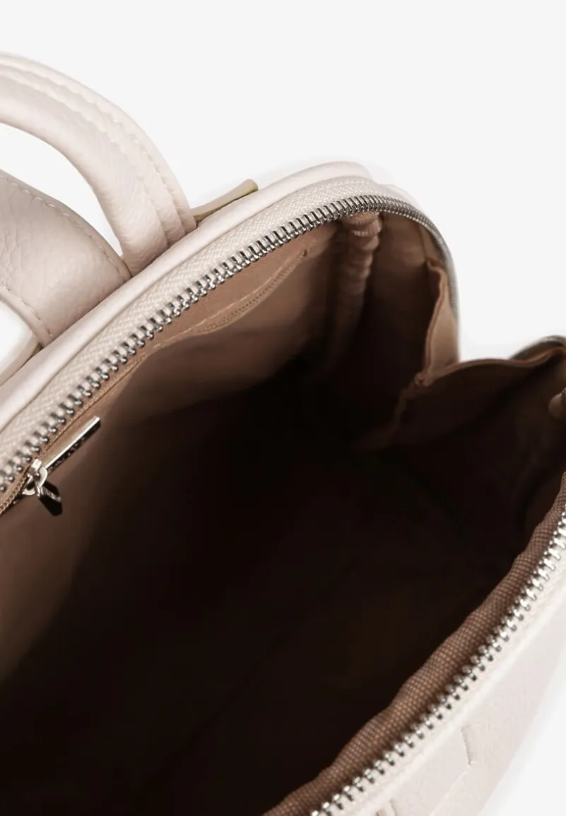 Beżowy Plecak o Trapezowym Kształcie Zdobiony Przeszyciem Polzedi