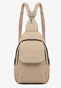 Beżowy Plecak z Dwoma Komorami Ozdobiony Klapą Nanovela