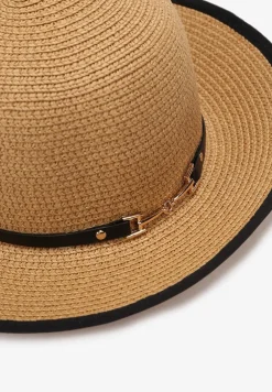 Beżowy Pleciony Kapelusz z Ozdobnym Paskiem Fluzia