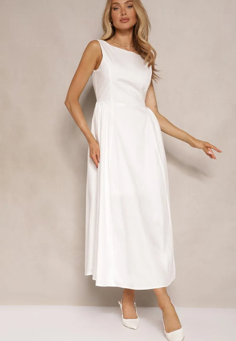 Biała Rozkloszowana Sukienka Koktajlowa z Bawełny z Dekoltem Łódką i Kieszeniami Fanilra