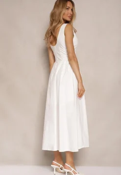 Biała Rozkloszowana Sukienka Koktajlowa z Bawełny z Dekoltem Łódką i Kieszeniami Fanilra