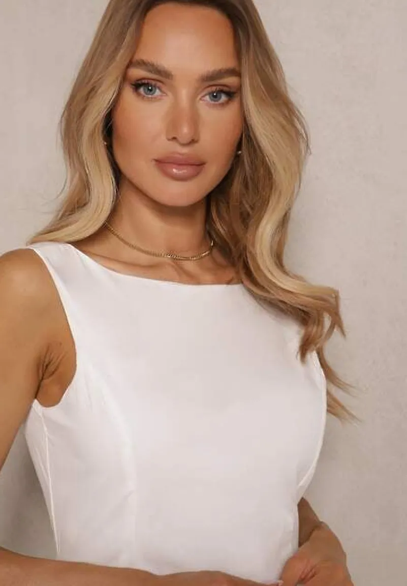 Biała Rozkloszowana Sukienka Koktajlowa z Bawełny z Dekoltem Łódką i Kieszeniami Fanilra