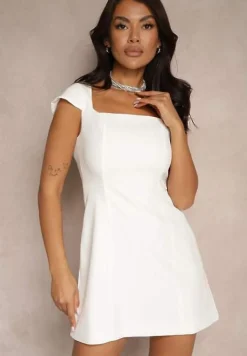 Biała Taliowana Sukienka z Kwadratowym Dekoltem Borreti