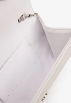 Biała Torebka Kopertówka z Dodatkowym Łańcuszkiem Zdobiona Aplikacją Fleanna