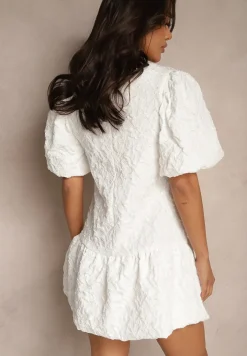 Biała Trapezowa Sukienka z Rękawkami w Gumkę i z Falbanką na Dole Ninatiela