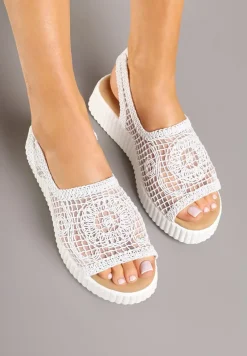 Białe Ażurowe Sandały na Grubej Podeszwie z Tłoczeniami Tanarila