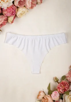 Białe Elastyczne Majtki o Fasonie Stringów Casandia