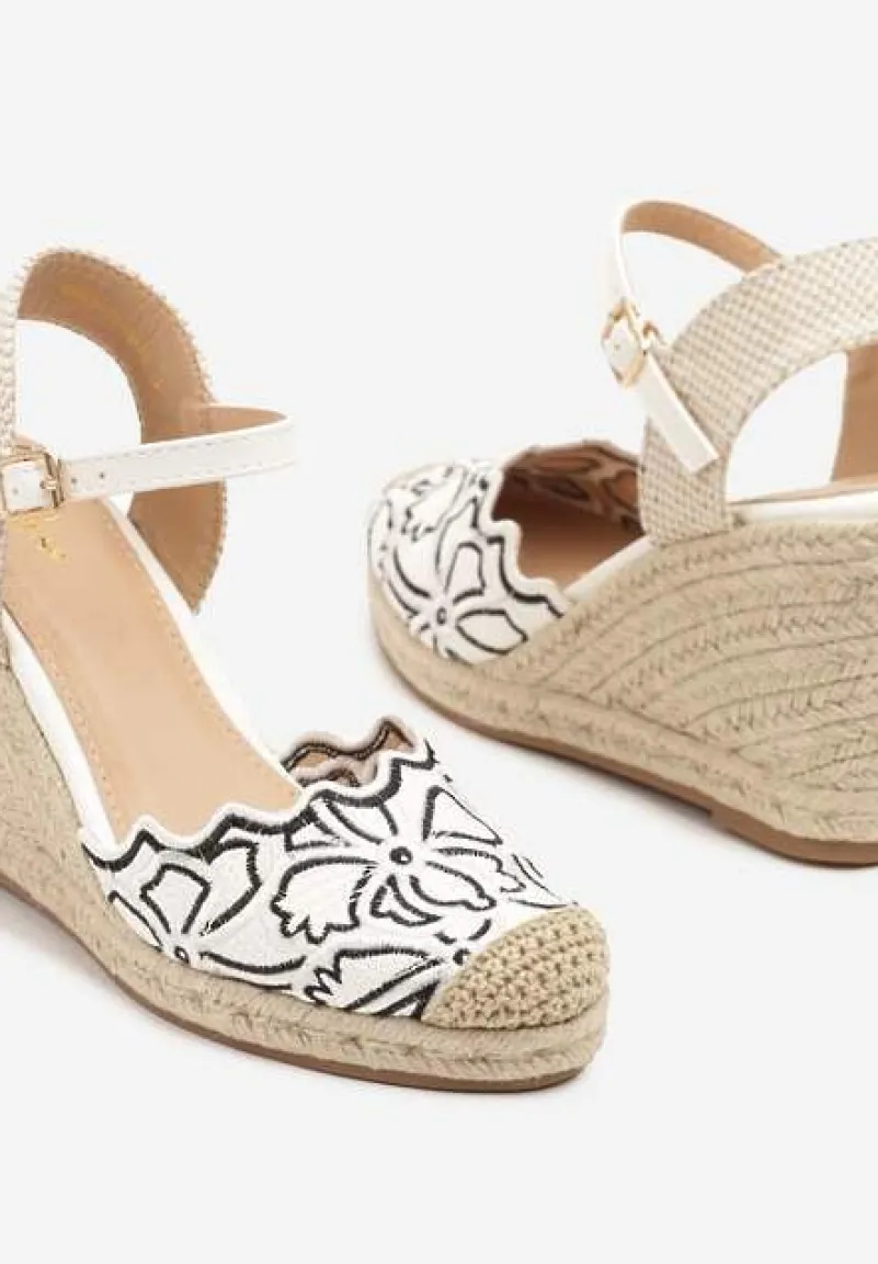Białe Haftowane Sandały Typu Espadryle Vices na Plecionym Koturnie Seselitia