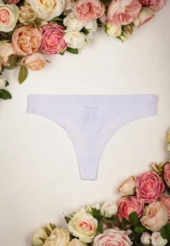 Białe Majtki o Kroju Bezszwowych Stringów Nevule