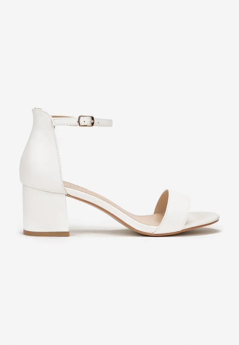Białe Sandały na Słupku ze Sprzączką i Okrągłym Noskiem Hadas