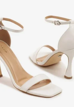 Białe Sandały na Szpilce Vices z Kwadratowym Noskiem Linasena