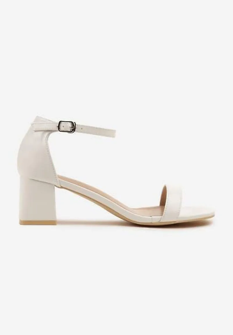Białe Sandały Vices na Słupku z Kwadratowym Noskiem Galamia