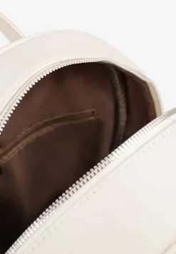 Biały Mały Plecak z Dodatkową Saszetką i Kieszenią z Suwakiem Pasianne