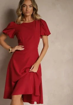 Bordowa Rozkloszowana Sukienka Vices Ozdobiona Odpinanym Kwiatem 3D Koleira