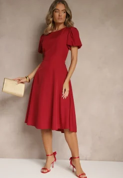 Bordowa Rozkloszowana Sukienka Vices Ozdobiona Odpinanym Kwiatem 3D Koleira