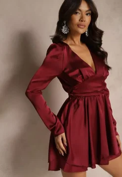 Bordowa Satynowa Sukienka Mini z Falbankami i Paskiem z Tyłu w Talii Catriona