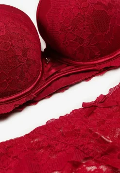 Bordowy Koronkowy Komplet Bielizny Biustonosz Usztywniony Push Up i Stringi Jasminesa