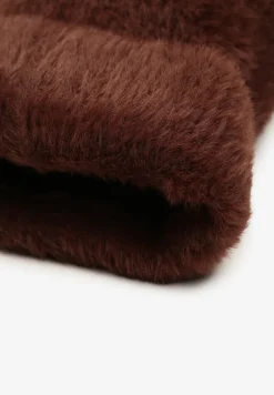 Brązowa Czapka Beanie z Wiskozą Wełną i Naszywką Zolirra