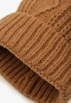 Brązowa Czapka Ozdobiona Pomponem i Tłoczeniem Tamlin