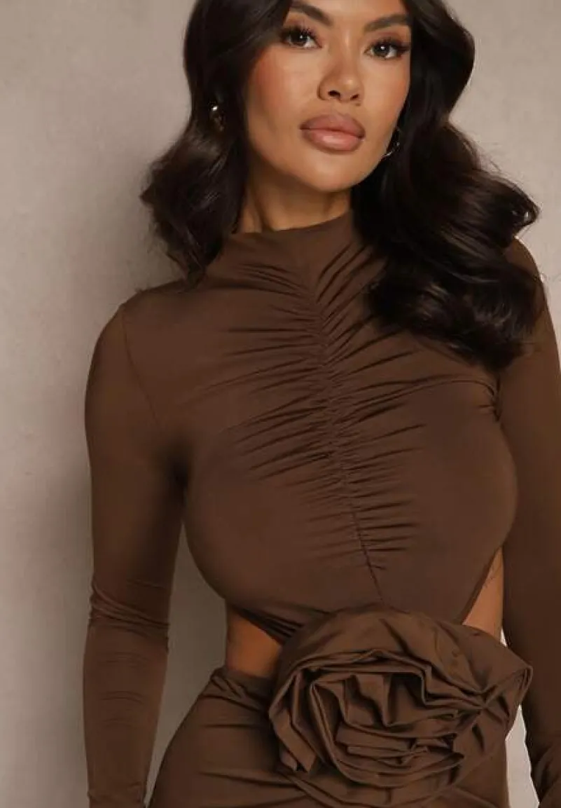 Brązowa Koktajlowa Sukienka z Wiskozą Ozdobiona Kwiatem 3D i Wycięciami Hannith