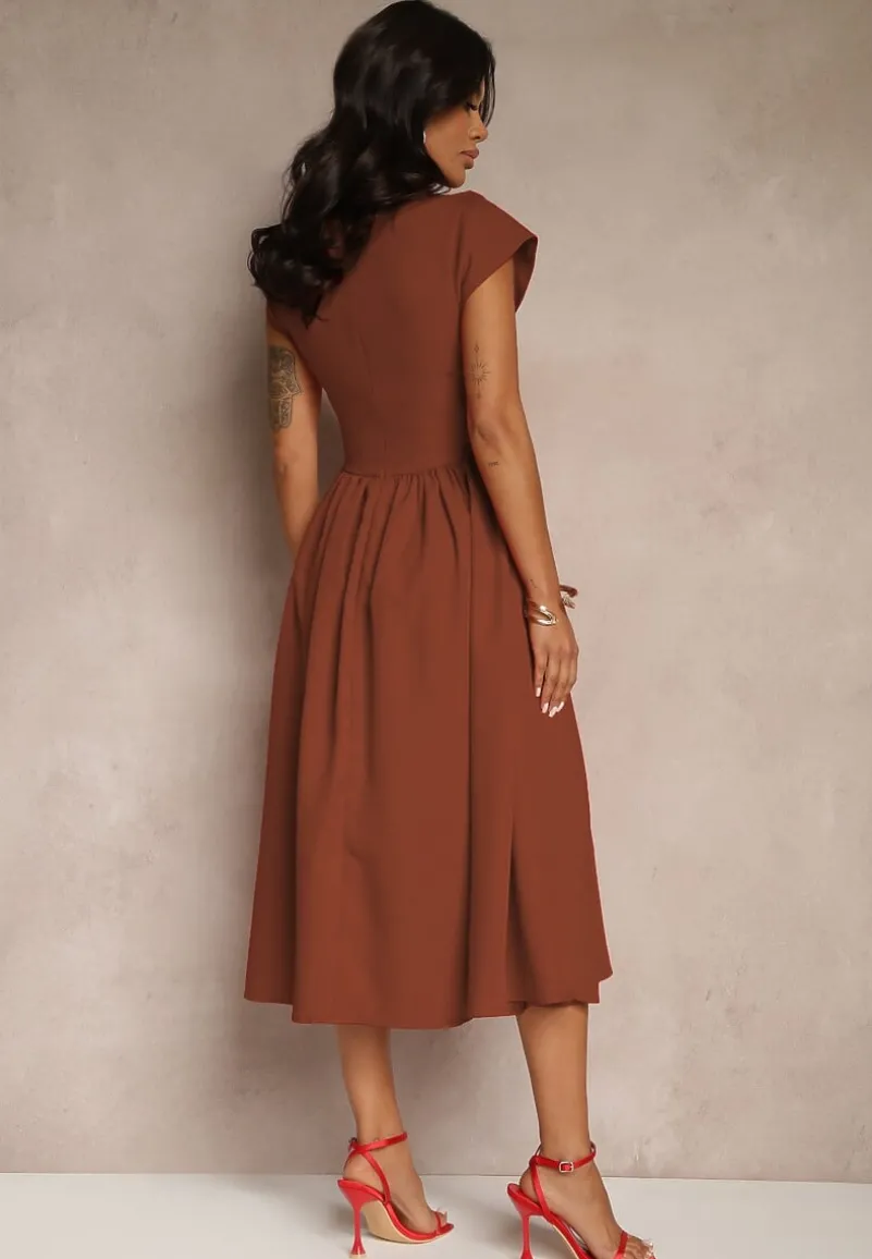 Brązowa Sukienka Vices o Rozkloszowanym Kroju z Dekoltem w Kształcie Łódki Milioria