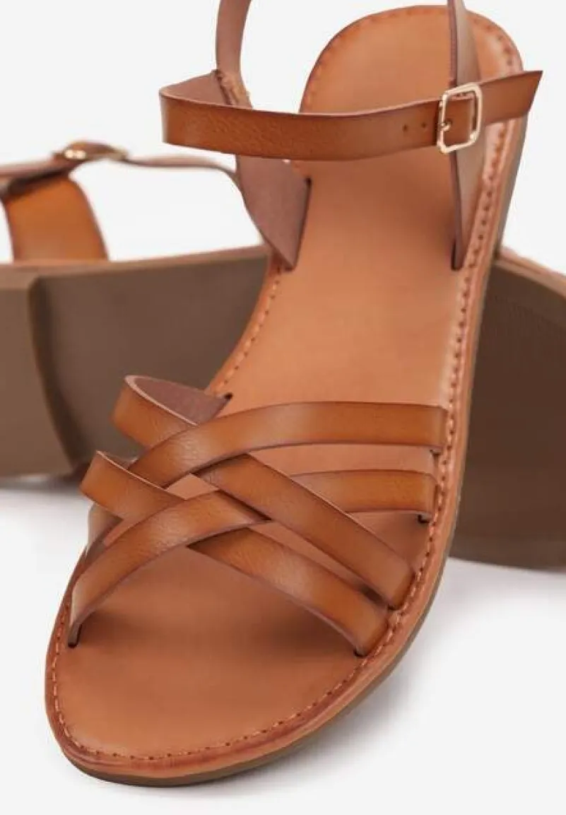 Brązowe Płaskie Sandały z Cienkimi Paskami i Sprzączką Yamileta